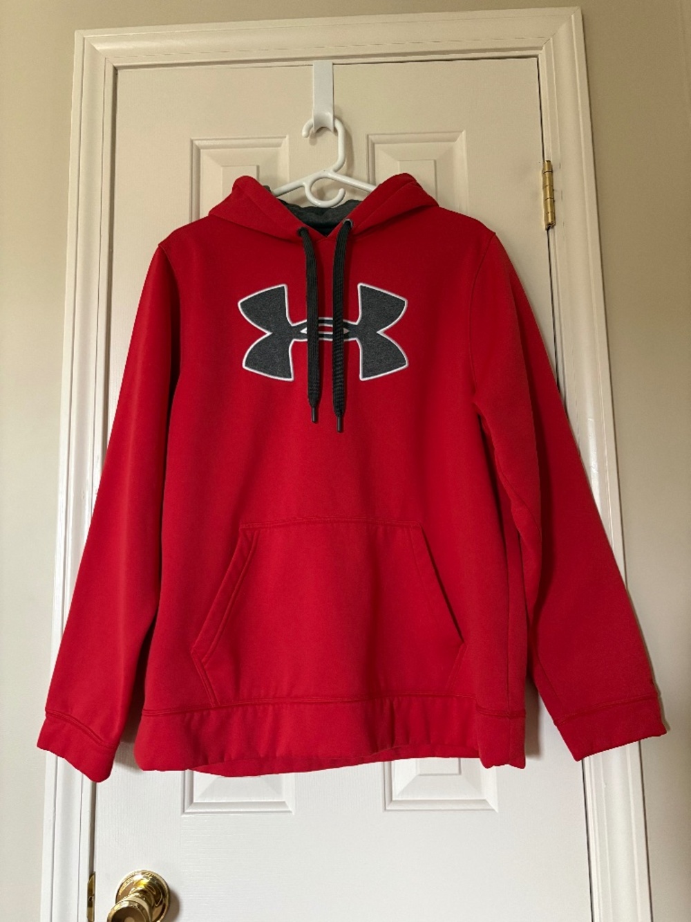 Under Armour Size Large Red Hoodie